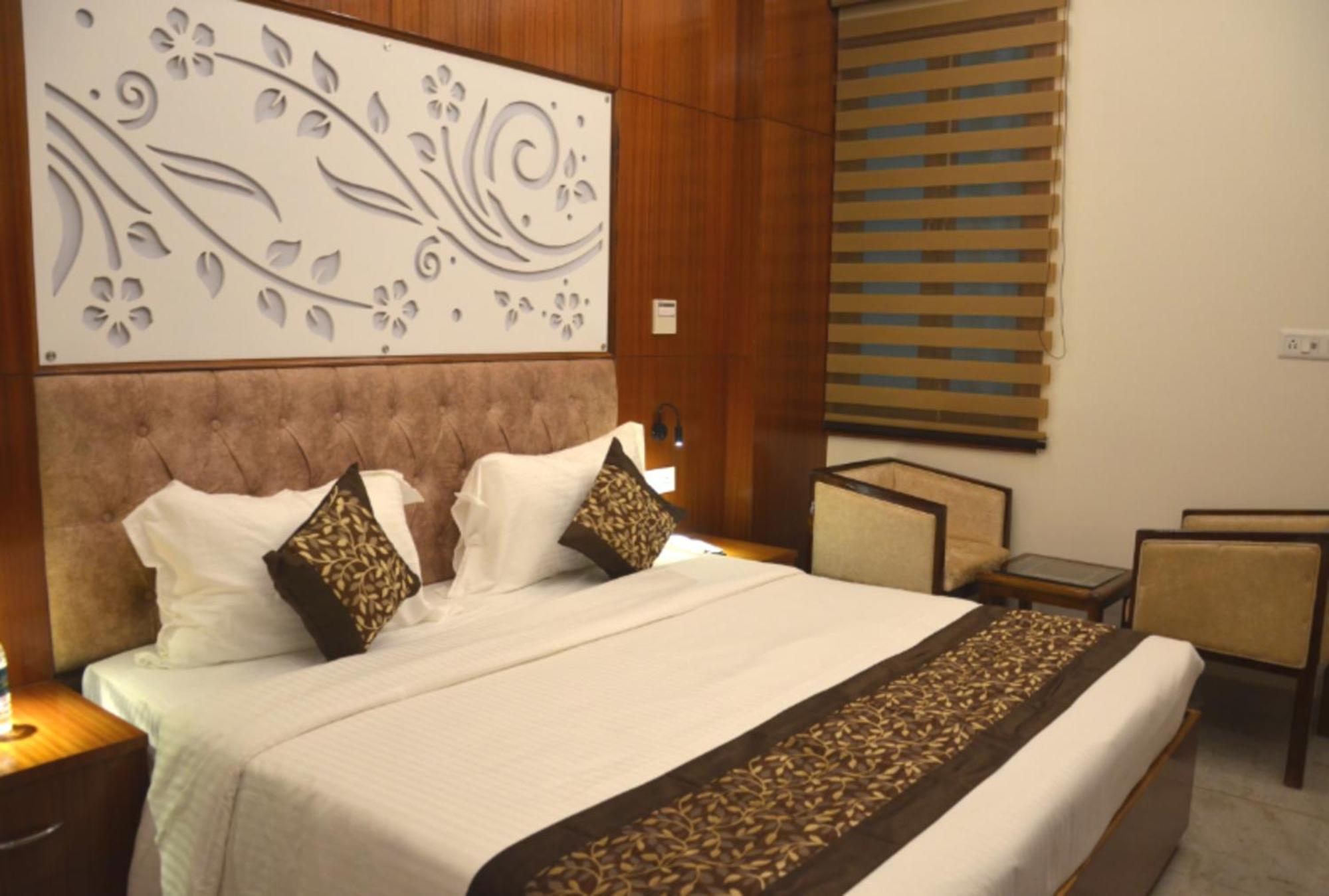 Fabhotel Roselle Inn Lucknow Ngoại thất bức ảnh