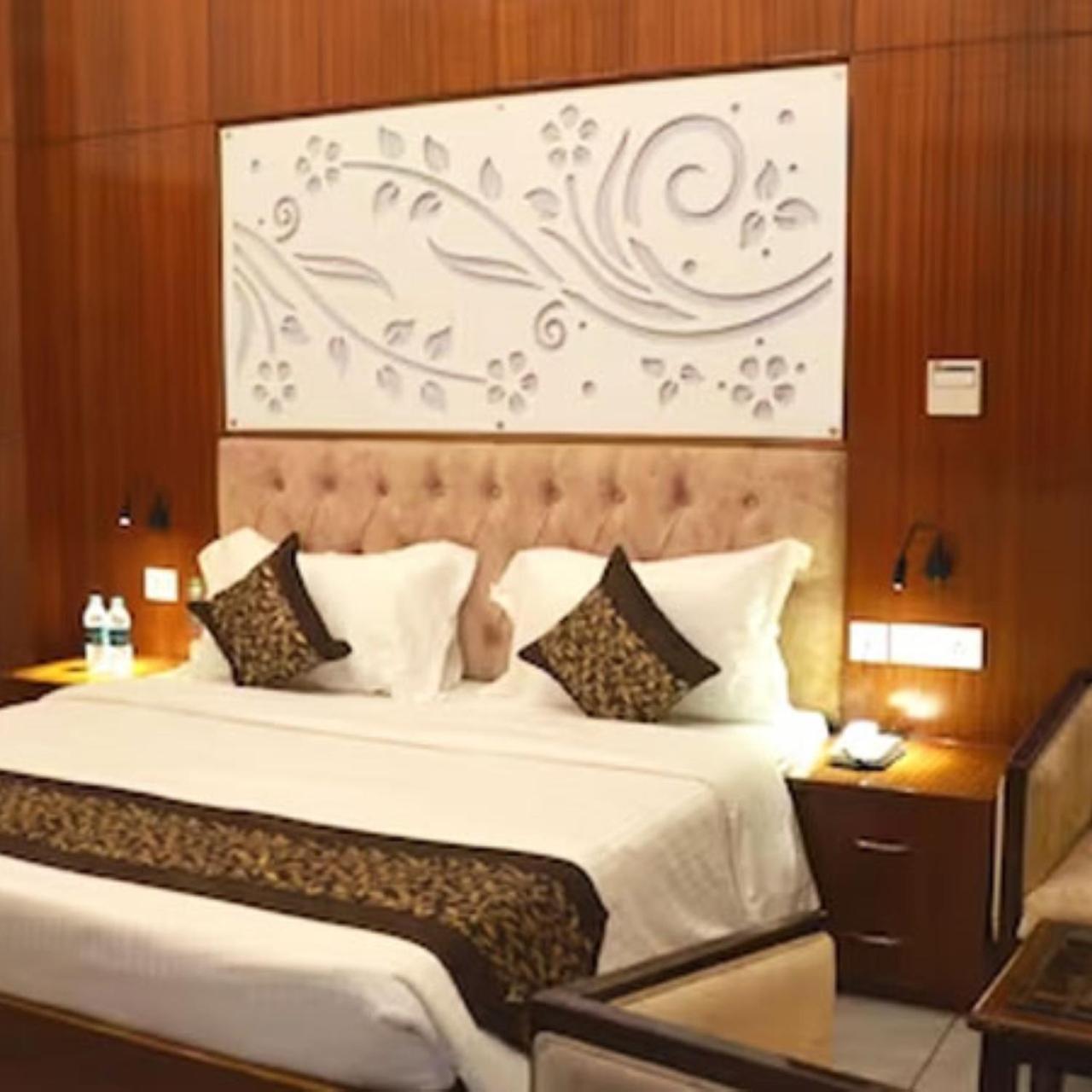Fabhotel Roselle Inn Lucknow Ngoại thất bức ảnh