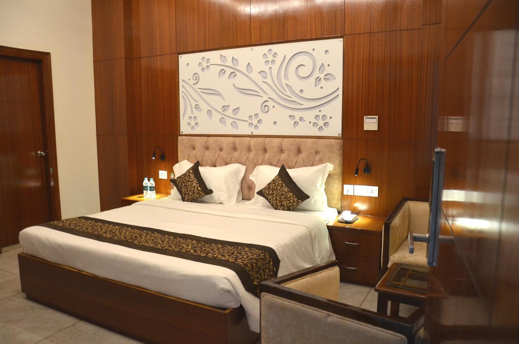Fabhotel Roselle Inn Lucknow Ngoại thất bức ảnh