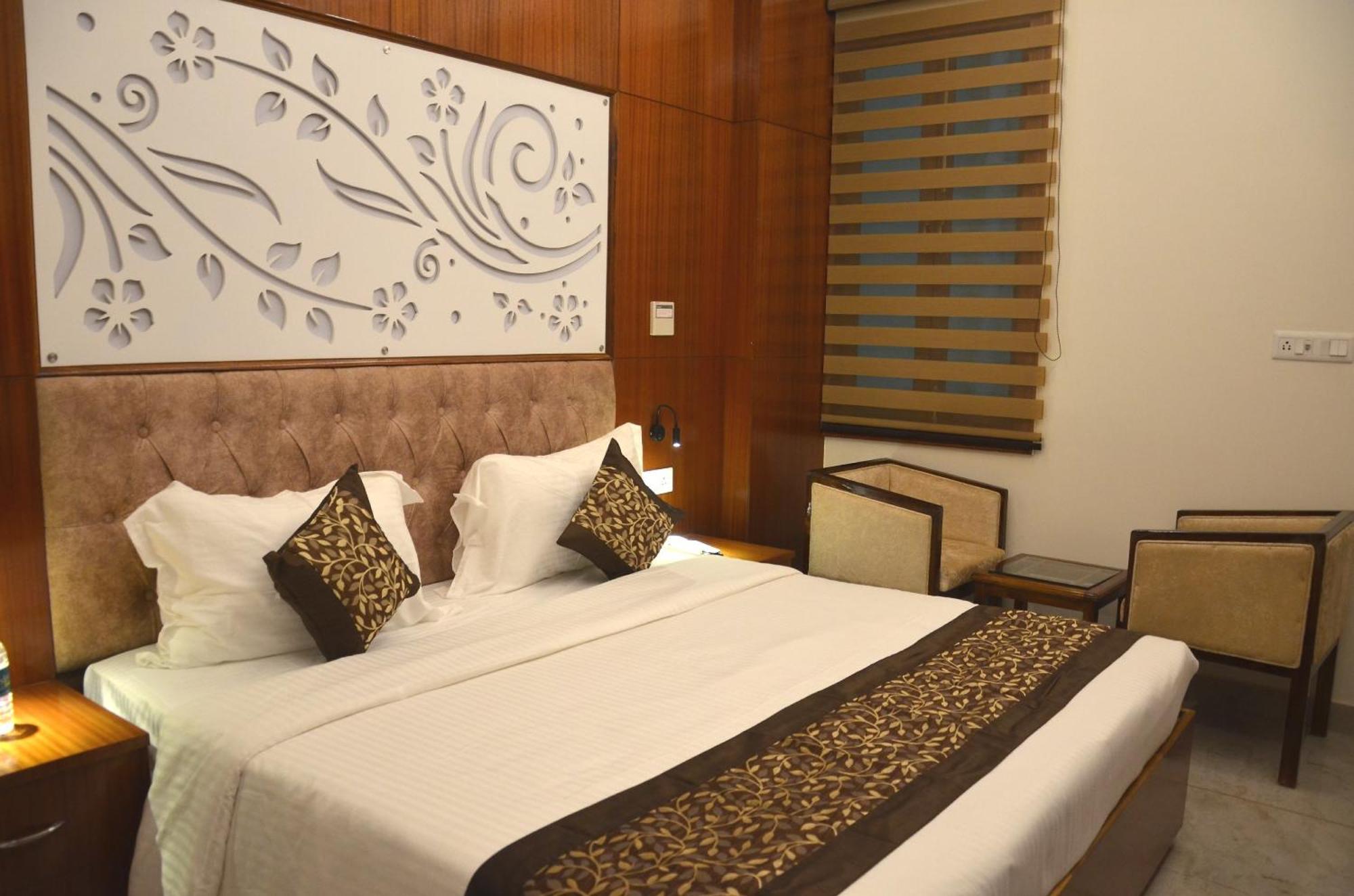 Fabhotel Roselle Inn Lucknow Ngoại thất bức ảnh