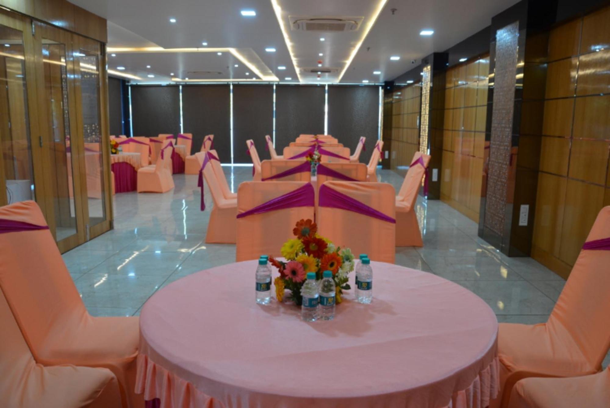 Fabhotel Roselle Inn Lucknow Ngoại thất bức ảnh