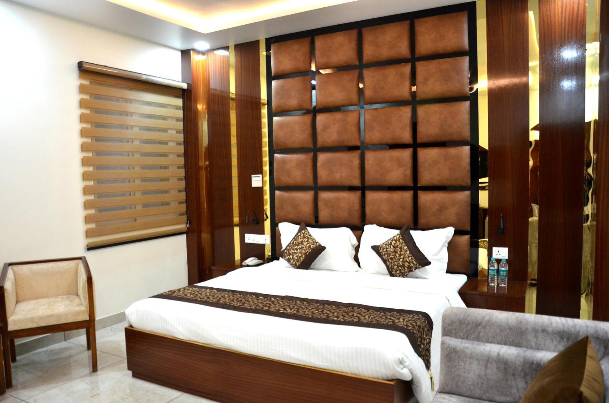 Fabhotel Roselle Inn Lucknow Ngoại thất bức ảnh